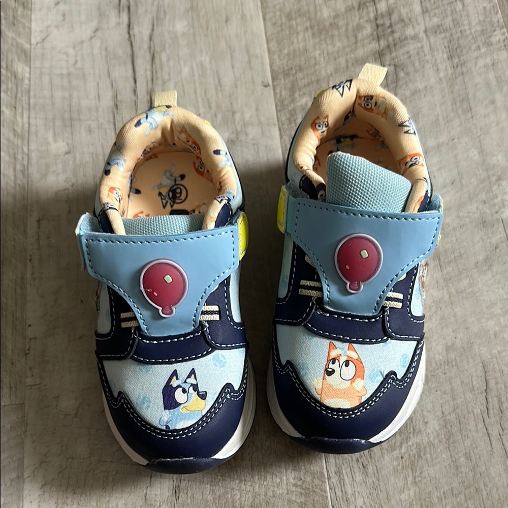 Bluey • brand new bluey light up sneakers